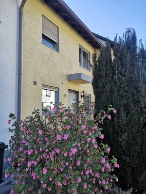Schönes Reihenmittelhaus, nah bei Schule und Einkaufszentrum