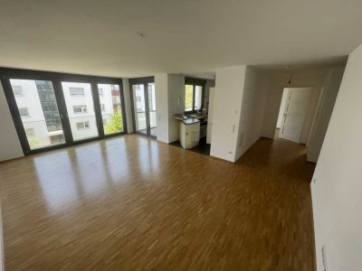 Stilvolle 3-Raum-Wohnung mit Balkon und Einbauküche in Böblingen