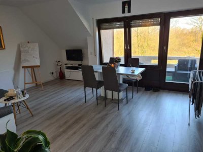 Gemütliche und helle 1,5-Zimmer-Wohnung mit Balkon, Einbauküche und Keller