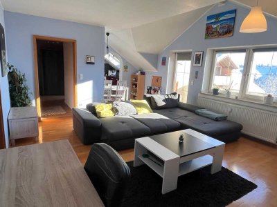 Stilvolle 2-Raum-Dachgeschosswohnung mit Balkon und EBK in Kaufbeuren