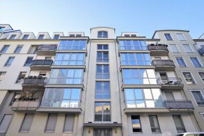Geräumige 2-Raum Wohnung mit Balkon im Zentrum West