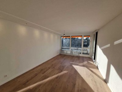 **Einladende und renovierte 2-Zi.-Wohnung mit 2 Balkonen** (WG-geeignet)