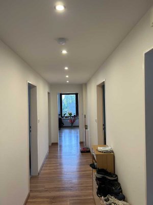 Vollständig renovierte 3-Raum-Wohnung mit Einbauküche in Friedrichsdorf - Gütersloh