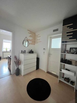 Helle, sehr schöne 2-Zi-DG-Wohnung im Frauenland zu vermieten