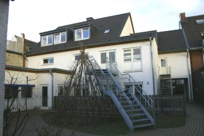 1 Zimmer Dachgeschosswohnung in ruhiger Seitenstraße - Köln Niehl