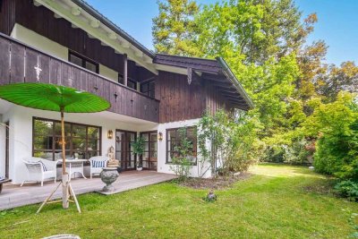 Idyll im Grünen: Teilmöblierte Landhaus-Villenhälfte im Herzen von Seeshaupt