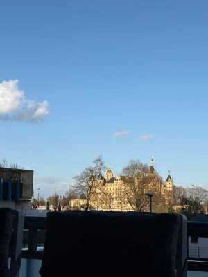 Gepflegte freundliche  2-Zimmer-Wohnung in Schwerin-Feldstadt mit Balkon, EBK und Stellplatz