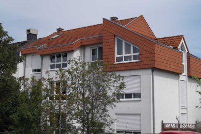2,5 Zimmer-Dachgeschoss-Wohnung mit neuer EBK in Mainz-Bretzenheim!