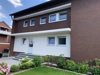 Sanierte DG-Wohnung mit zweieinhalb Zimmern und Balkon in Selm