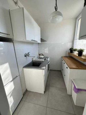 Stilvolle 2-Raum-Wohnung mit gehobener Innenausstattung mit Balkon und EBK in Gauting