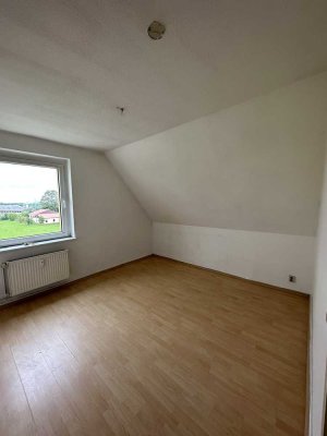 2-Raum-Wohnung mit Laminat, Tageslichtbad und Dusche