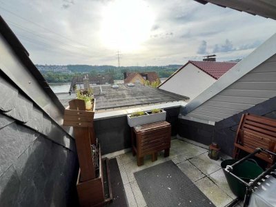 2-Zimmer-Dachgeschosswohnung in KO Wallersheim mit Einbauküche