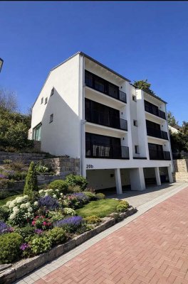 Exklusives Townhouse mit Aufzug und Panoramablick auf BURG und SKYLINE