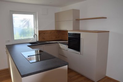 Neubau-OG Wohnung Bergheim: Erstbezug mit Lift &amp; Top-Anbindung