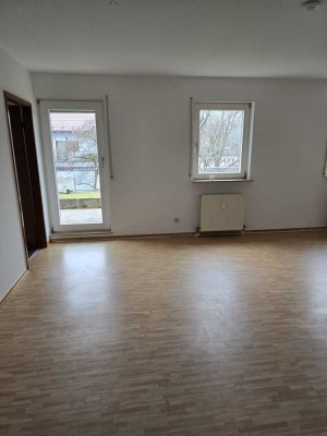 Schöne 4 Zimmer Erdgeschoss Wohnung
