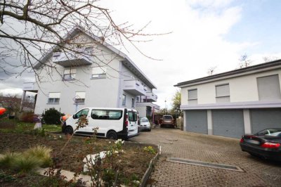 Bahlingen +++Mehrfamilienhaus mit 433 m²,  mit 3 Wohnungen, 3 Garagen und gr. Grundstück