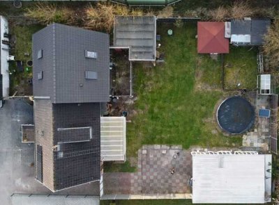 Zweifamilienhaus, teilsaniert in der Kieler Str. zu verkaufen! Ca. 130,00 und 49,00 m² Wohnfläche