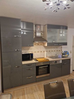 Absort zu vermieten.
Gepflegte 2-Zimmer-Erdgeschosswohnung in Zentraler Lage von Brackenheim
