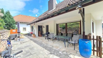 Sichere und solide Kapitalanlage ! Vierfamilienhaus in Lambrecht, Top modernisiert.