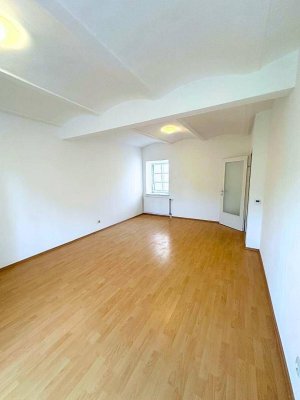 Erstbezug in Steyr: Moderne Wohnung mit Einbauküche, Parkplatz &amp; Zentralheizung!