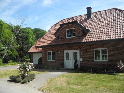 Einfamilienhaus mit Seeblick direkt in der Natur
