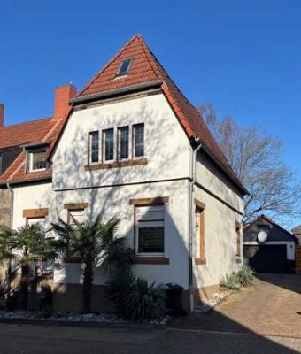 Charmantes Zweifamilienhaus in Herne-Constantin mit großer Garage