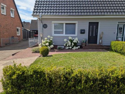 Günstige 5-Raum-Doppelhaushälfte mit gehobener Innenausstattung und EBK in Hemmingstedt