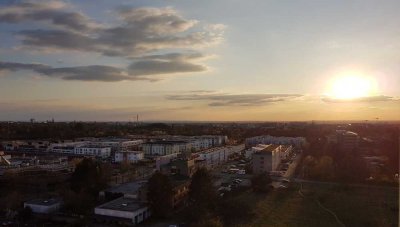 sofort frei: 4-Zimmer Wohnung mit zwei Balkonen über den Dächern von Darmstadt Kranichstein