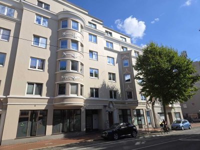 Anfragen NUR per E-Mail.  gr. 2-Zi. Wohnung mit Dachterrasse - Fahrstuhl - Kaminofen - EBK - Brhv.
