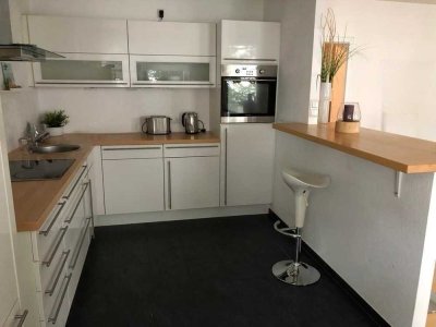 Helle Eigentumswohnung mit Südbalkon - kernsaniert & in guter Lage