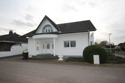 Rommerskirchen-Hoeningen, wunderschönes Einfamilienhaus am Landschaftsschutzgebiet
