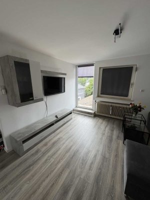 Tolle 2.5 - Zimmern Komplett renovierte und möblierte Wohnung mit EBK .