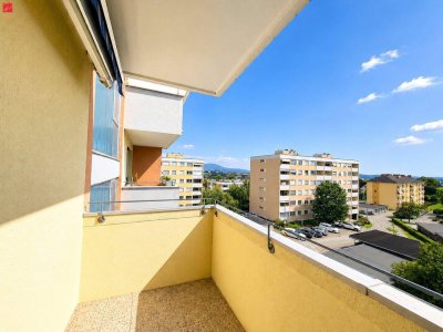 Zentrumsnah, Moderne 2-Zimmer-Wohnung mit Loggia und Fernblick
