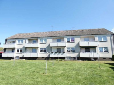 Schicke Erdgeschoss-Wohnung mit Balkon in ruhiger Lage