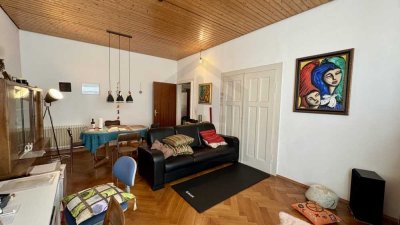 Großzügige Altbauwohnung mit Charakter – 4 Zimmer im gepflegten Mehrfamilienhaus