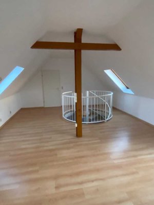 Altbau Maisonette-Wohnung ab sofort zu vermieten