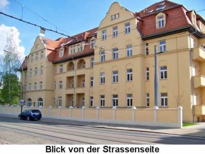 GEMÜTLICHE 2 Zimmer unterm Dach mit EBK