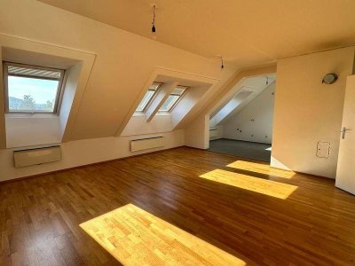 2 Zimmer Wohnung in Rabenstein im Dachgeschoss