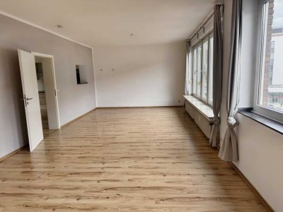 Lichtdurchflutete Maisonettewohnung mit Balkon im beliebten Uerdingen