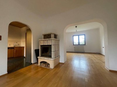 STREBERSDORF/DE LA SALLE SCHULE: Gepflegte kleine Altbau-Villa mit großem Garten zum Wohnen &amp; Arbeiten