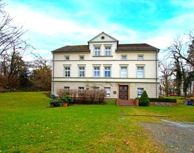 Traumhaftes Mehrfamilienhaus mit wunderschöner Parkanlage