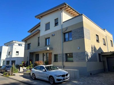 NEU: Oberursel: TOP-4-Zimmer-Penthouse-Wohnung in Wiesenrandlage mit Traumblick!!