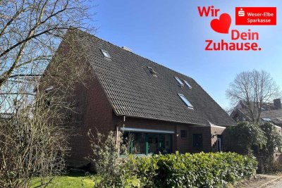 Großzügiges Zweifamilienhaus in Deichnähe