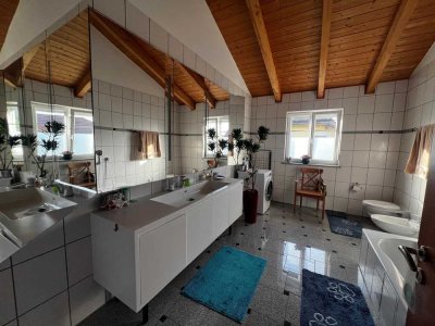 Wunderschönes 2-er WG-Zimmer in riesiger 170-qm-Wohnung mit Traumblick und Charme