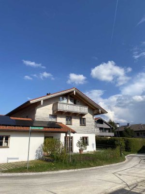 Stilvolle, geräumige 2-Zimmer-Wohnung mit Balkon in Greiling