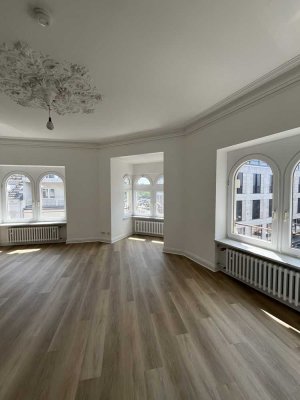 Helle, renovierte Altbauwohnung im Bonner Zentrum