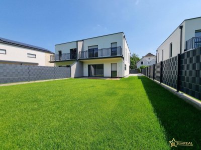 BAUBEGINN ERFOLGT! IDEAL FÜR FAMILIEN! 5-ZIMMER-ZIEGELHAUS MIT UNVERBAUBAREN AUSBLICK. MIT KELLER, BALKON, TERRASSE, CARPORT UND GROSSEM GARTEN.