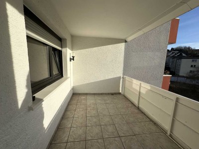 Helle und sehr gepflegte 2 Zimmerwohnung in der 2.Etage mit Balkon