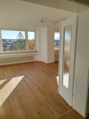 Helle, ruhige und vollständig renovierte schöne 3-Zimmer Wohnung in Neuried
