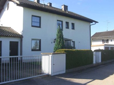 RESERVIERT: Großzügiges Zweifamilienhaus mit Ausbaureserve in herrlicher Lage im Voralpenland